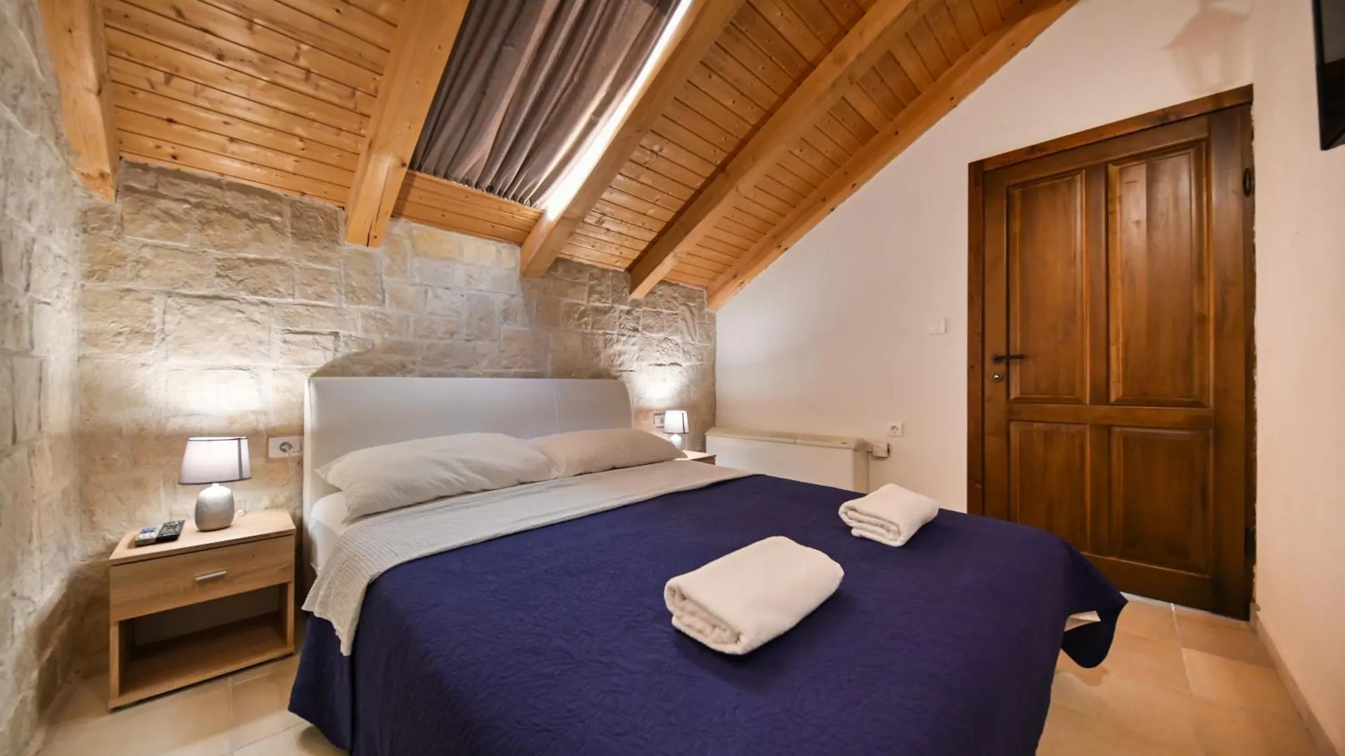 Authentic Stone House, Zadar City Casa de Férias